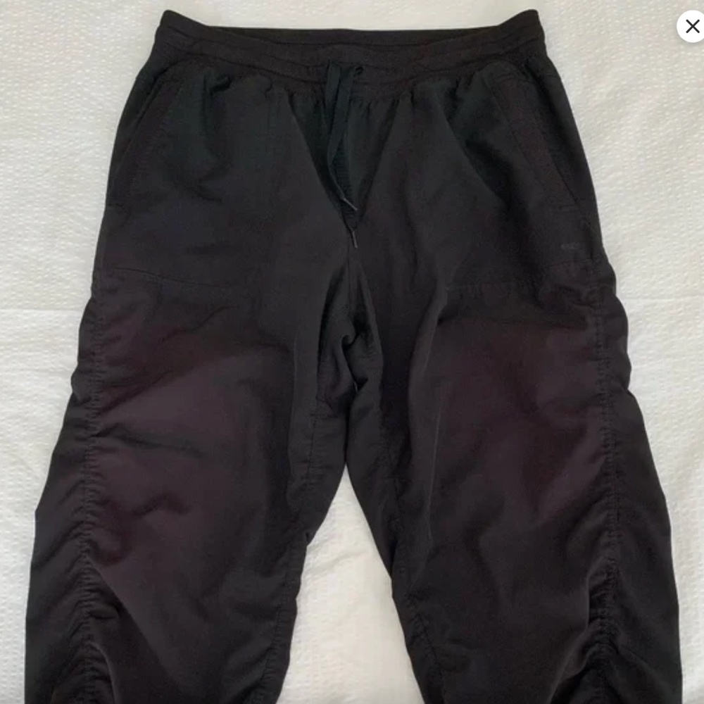 RBX Lumen Lightweight Capri Pant. Size L. Black